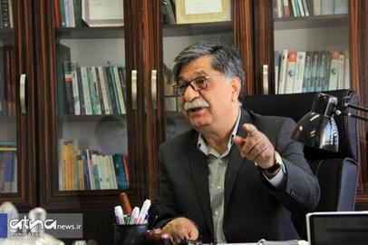 فارس، وابسته به سپاه پاسداران، محمدمهدی فرقانی و «حسین سلیمی»، مدیر دانشگاه علامه را به اقدام غیرقانونی متهم کرده است.