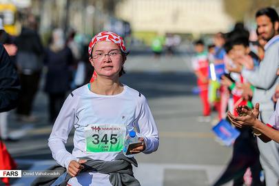 Hundreds Take Part in Tehran Marathon