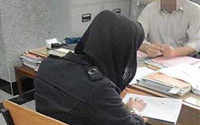 دستگیری خواننده زن در یک چای خا‌‌نه