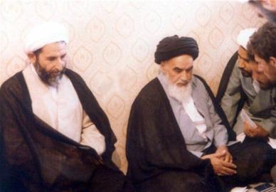 «محمد یزدی» از یک نظر به گروهی از روحانیان تعلق داشت که چندان با «روح‌الله خمینی» هم‌مشرب نبودند