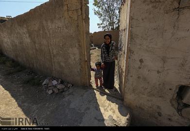Employment in Kerman is slightly better than the national average. Nevertheless, 41.5 percent of its population live below the absolute poverty line