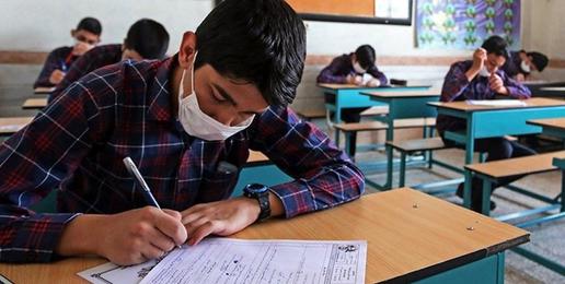 از نظر دکتر «کاویان میلانی»، با وجود اهمیت بالای این امتحانات برای سیستم آموزش ایران، خطر انتقال دسته‌جمعی ویروس کرونا در شرایط امتحانی بالاست.