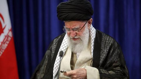 آیت الله خامنه‌ای در سخنان امروز خود پس از مدت‌ها از شوروی به عنوان «دشمن» نام برد.