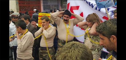Overweight Vigilantes Reenact Sailors Arrest