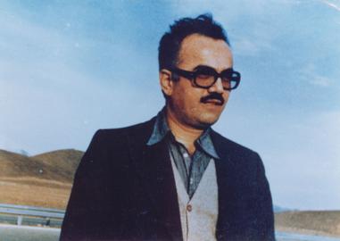 آیت‌الله خمینی که زمانی  احمد مفتی‌زاده را دانشمند ارجمند و روحانی شجاع خوانده بود، سال ۱۳۶۱ دستور بازداشتش را داد و او را «فاسد» خواند. او تا مدت کوتاهی پیش از مرگ زندانی بود.