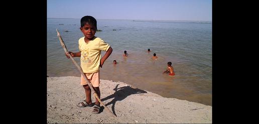 Sistanis Struggle as Drought Empties Lake Hamoun