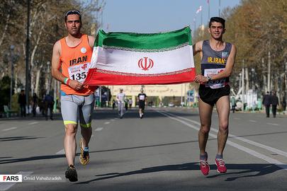 Hundreds Take Part in Tehran Marathon