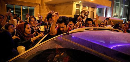 Volleyball team welcomed home by adoring fans