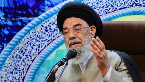 امام جمعه اصفهان: کار، بیشتر از بیکار وجود دارد