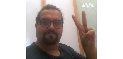 «همایون زارعان» که هفت سال شده در افغانستان زندگی می‌کند و همچنان چشم‌اندازی نسبت به آینده ندارد؛ حالا با قدرت‌گیری طالبان، آینده او مبهم‌تر از پیش شده است.