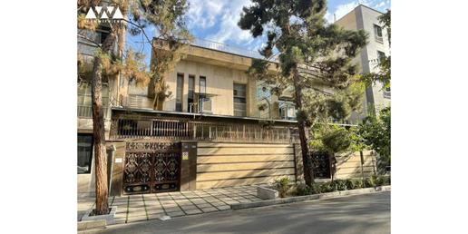 بی سر در و نشانه؛ این‌جا معروف‌ترین کنیسه یهودیان در تهران است