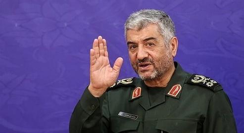 In 2007 an outcry ensued when General Mohammad Ali Jafari, then the commander-in-chief of IRGC, said that the paramilitary Basij “must support principalists”