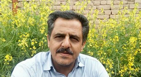 خانواده محمدحسین سپهری معلم زندانی در زندان وکیل‌آباد نیز از ابتلای او به کرونا خبر دادند.