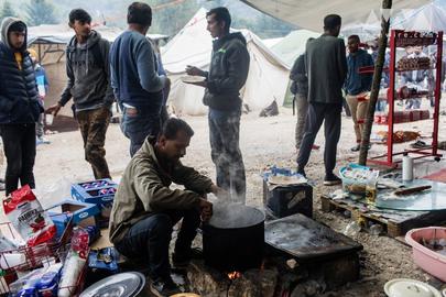 سازمان ملل حاضر به تقبل هزینه‌های این پناه‌جویان نیست و از دولت بوسنی خواسته است که مهاجران را مجبور به زندگی در کمپی ناامن نکند