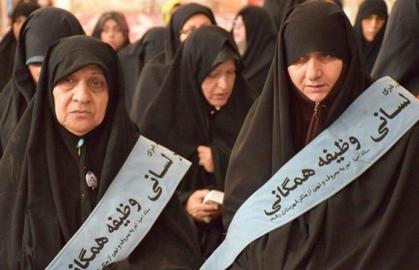 ستاد امر به معروف و نهی از منکر جزو نهادهایی است که مستقیما زیر نظر آیت‌الله «خامنه‌ای»، رهبر ایران، اداره می‌شود