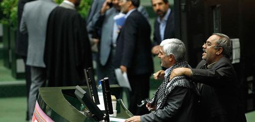 محمد فرهادی با رای بالای نمایندگان مجلس  وزیر علوم شد.