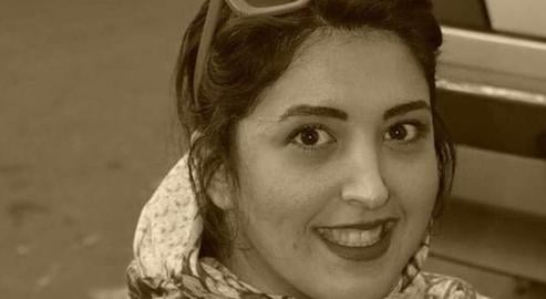 عسل محمدی صبح امروز ۱۳مردادماه وقتی به شعبه ۲۸دادگاه انقلاب مراجعه کرد، با تبدیل قرار وثیقه،بازداشت و توسط ماموران قضایی به زندان اوین منتقل شد.