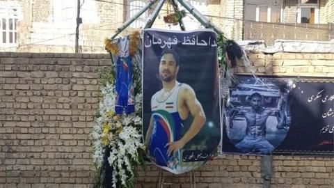بیانیه دادگستری استان فارس که با عنوان پاسخ به شبهات مطرح شده در پرونده نوید افکاری منتشر شده، نه تنها به شبهات این پرونده پاسخ نداده بلکه موجب شکل‌گیری سوالات بیشتر در خصوص آن شده است.
