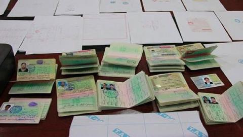 اوایل شهریور ۱۳۹۹، وزارت خارجه افغانستان اعلام کرد با ایجاد مراکزی در شهرهای تهران، زاهدان و مشهد، در نظر دارد برای مهاجران افغانستانی در ایران، مدارک هویتی ثبت کند؛ از جمله شناسنامه و گذرنامه.