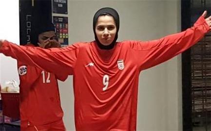مهسا کمالی متولد ۲۵ مرداد ۱۳۷۳ در زنجان است. او به همراه تیم ملی فوتسال زنان ایران، به قهرمان جام قهرمانی زنان آسیا در سال ۲۰۱۸ رسید