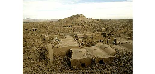 The city of Bam following the 2003 earthquake. 31 000 people died. The Bam Citadel, a UNESCO world heritage site, was destroyed