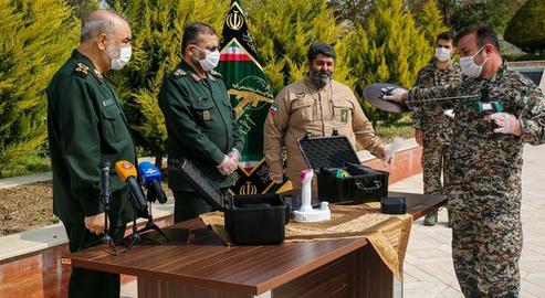 The device was unveiled amid praise from the Revolutionary Guards and Basij commanders