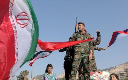 سقوط ارزش ریال ایران و زیان ناشی از بحران کرونا بر جریان پولی ایران و توان آن برای تامین مالی شبه نظامیان تاثیر منفی گذاشته است.