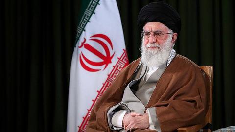 آیت‌الله «علی خامنه‌ای» در اظهاراتی کاملا متضاد با ابراز خوشبینی‌های قبلی، دلایل خود در نپذیرفتن توافق را اعلام کرد.