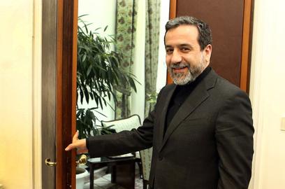 در روزهای گذشته «عباس عراقچی»، معاون سیاسی وزارت خارجه ایران، به افغانستان سفر کرده و حضور اعضای این لشکر را در جبهه ایران ستایش کرده است.