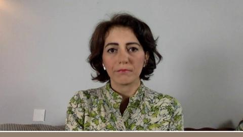 «الیکا آشوری» دختر انوشه آشوری می‌گوید نگران وضعیت جسمی پدرش است، گر چه او روحیه خوبی دارد.