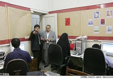 موسویان سال ۸۶ به اتهام جاسوسی بازداشت شد و وزارت اطلاعات او را متهم کرد که اطلاعاتی محرمانه در مورد فعالیت اتمی ایران را در اختیار سفارت بریتانیا در تهران قرار داده‌ است