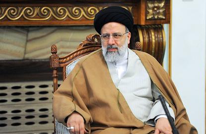 «ابراهیم رئيسی» متهم به برخورد دوگانه و ظاهرگرایانه با فساد در جمهوری اسلامی شده است.