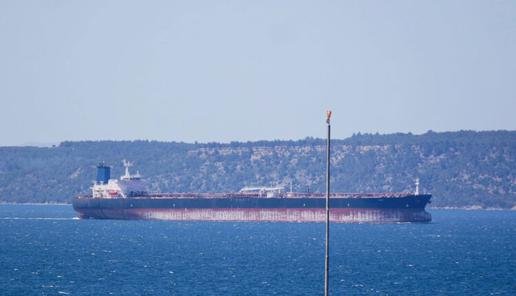 ورود سومین نفتکش حامل نفت ایران برای لبنان به بندر بانیاس سوریه