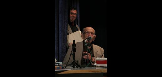علی دهباشی و مرتضی احمدی در مراسم شب مرتضی احمدی