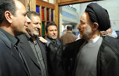 محمد خاتمی در مراسم ختم پدر مهدی و اسحاق جهانگیری