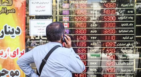 در دو سال گذشته تغییرات شاخص بورس تهران بین مثبت ۷.۲۲ تا منفی ۴.۱۶ درصد نوسان داشته است؛ یعنی دامنه نوسان بازار سرمایه ۱۱.۳۸ درصد بوده است که بسیار بزرگ است.