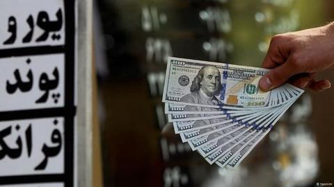 Markets in Iran have collapsed in recent days, and the dollar in the Iranian market fell to its lowest since August 2020