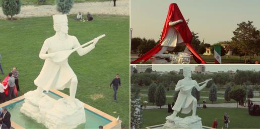 رونمایی از تندیس عاشیق در پارک اللرباغی ارومیه 