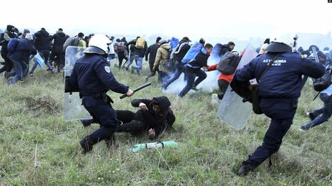 Police attacking refugees outside Diavata refugee camp