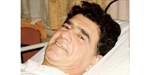 این روزها و شب‌ها که روی تخت بیمارستان جم تهران، چشمانش بسته‌‌اند، ده‌ها میلیون ایرانی در هر جا و ناکجای دنیا شوق شنیدن خبر چشم گشودن دوباره او را دارند.