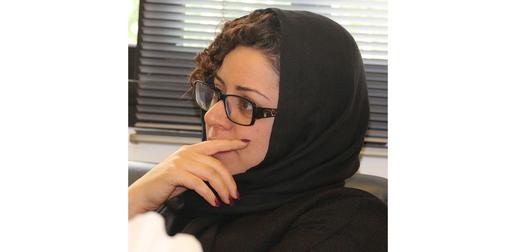 هدی عمید وکیل دادگستری و فعال حوزه زنان ۲۵ روز است که در خانه خود بازداشت شده است.