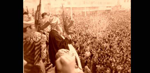 شيخ عزالدين در سر راه خود و بازگشت به مهاباد وارد سنندج شد و در ميدان آزادی آن شهر برای طبقات مختلف مردم سخنرانی کرد.