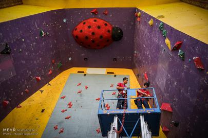 Tehran Hosts Asian Rock Climbing Competition