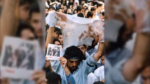Ahmad Batebi during 1999 student protests in Iran