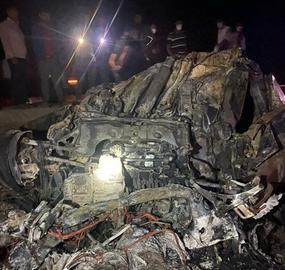 آتش‌سوزی یک خودرو در جهرم جان ۸ تبعه افغانستانی را گرفت