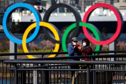 «دولت ژاپن در جلسات خصوصی و محرمانه تصمیم گرفت میزبانی رقابت‌های المپیک ۲۰۲۱ را به دلیل تداوم همه‌گیری کرونا لغو و برای میزبانی این رقابت‌ها در سال ۲۰۳۲ تلاش کند.»