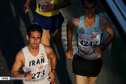Hundreds Take Part in Tehran Marathon