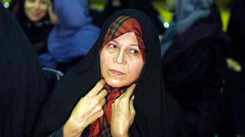 «فائزه هاشمی»، فعال سیاسی و نماینده سابق مجلس، در یک فایل صوتی که به دست «ایران‌وایر» رسیده است، درباره صحبت‌های اخیر آیت‌الله «خامنه‌ای» موضع‌گیری کرده است