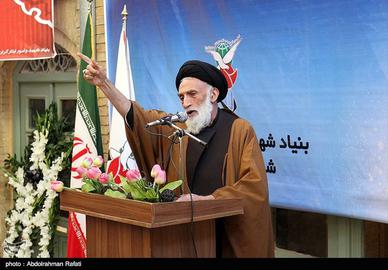 مدیر حوزه‌های علمیه همدان: مدیریت فضای مجازی از دولت گرفته شود