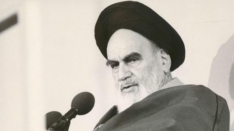وعده‌های دروغ‌ «امام راحل»:«تحریم کنند! مملکت وسیعی داریم، خودمان می‌کاریم و می‌خوریم!»